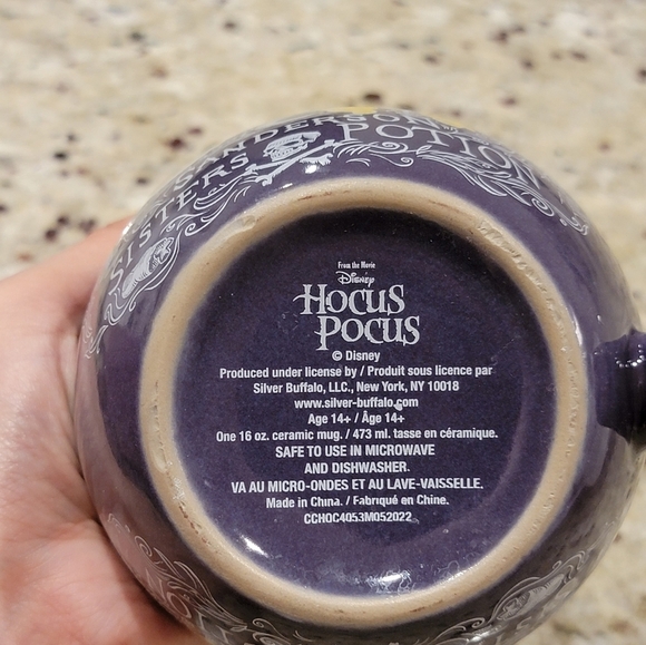 Disney Hocus Pocus Mug NEW - Picture 4 of 5